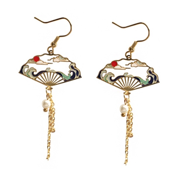 **ORALIE* Gold Fan Shaped Fashion Earrings - Picture 1 of 4